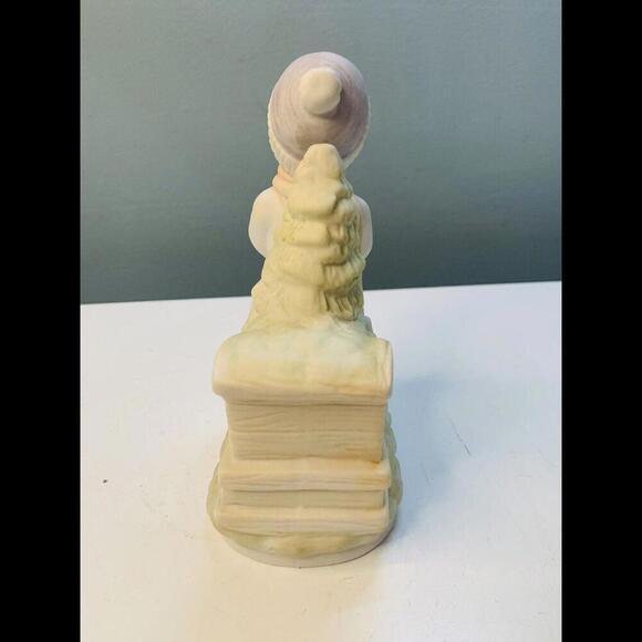 Vintage Bringing Home The Tree Figurine 1980's Christmas Around The World - Picture 4 of 12